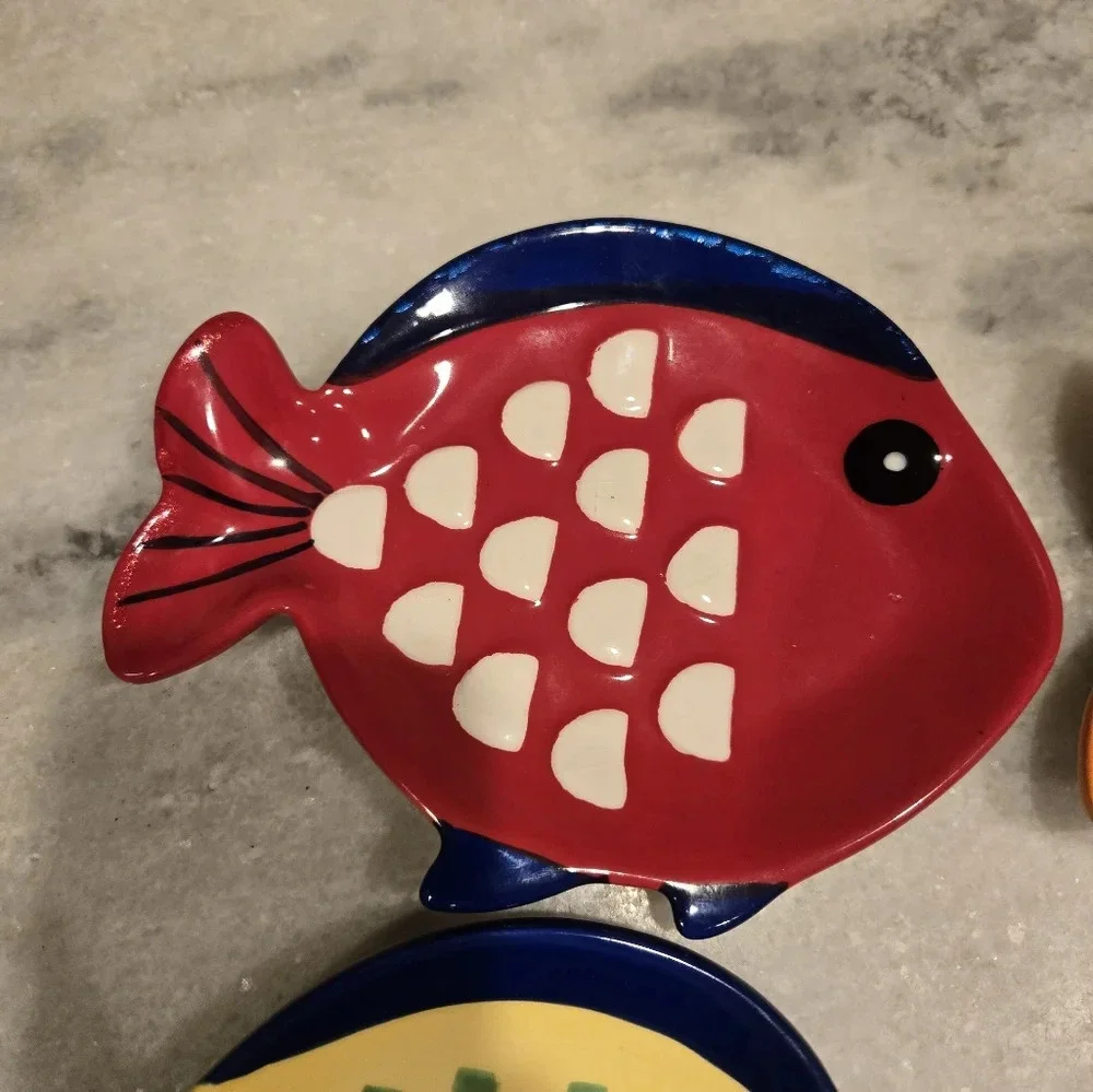 Colorful Fish‑Shaped Ceramic Dishes – Set of 4